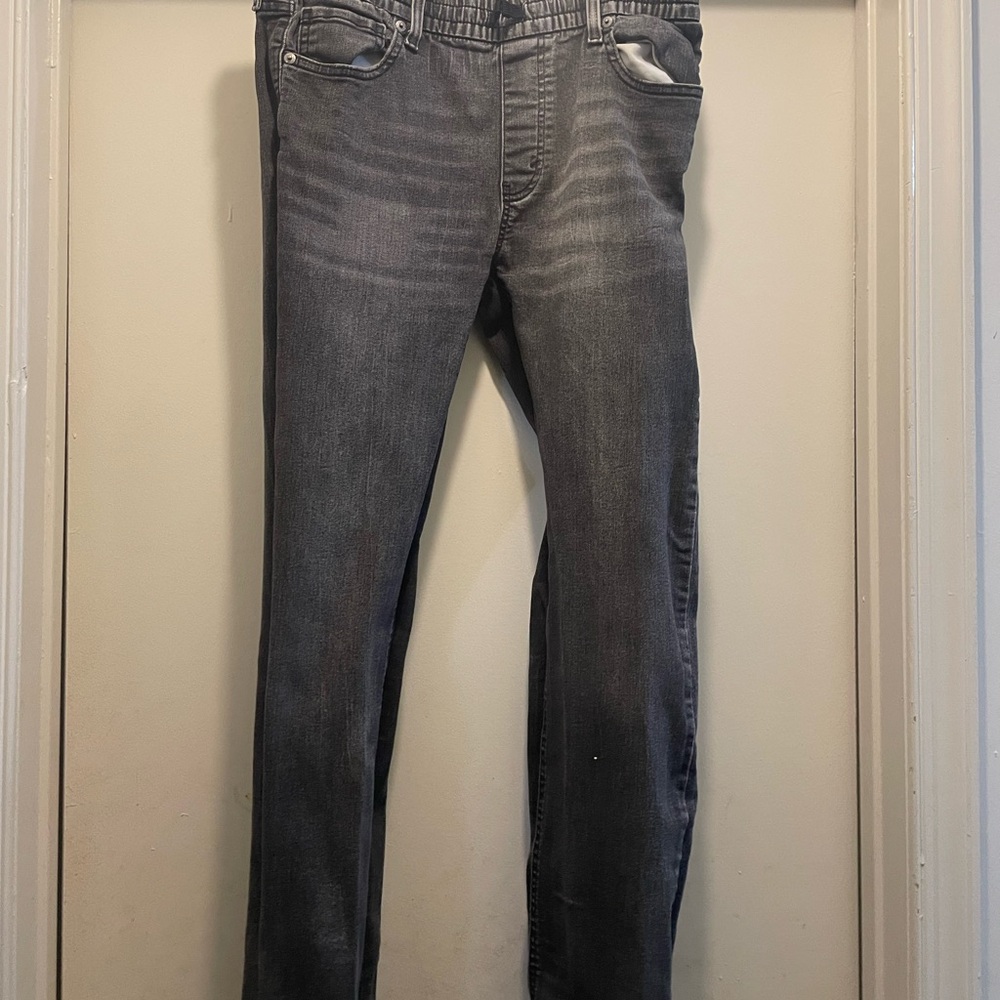Levi's Black Slim Jeans with Classic Denim Texture